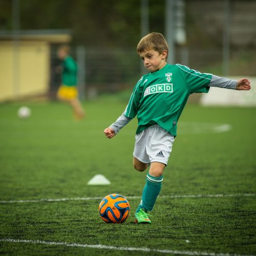 child, soccer, playing-613199.jpg